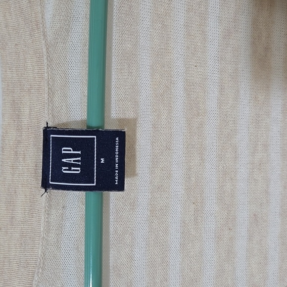 Gap Cardigan - Picture 3 of 5